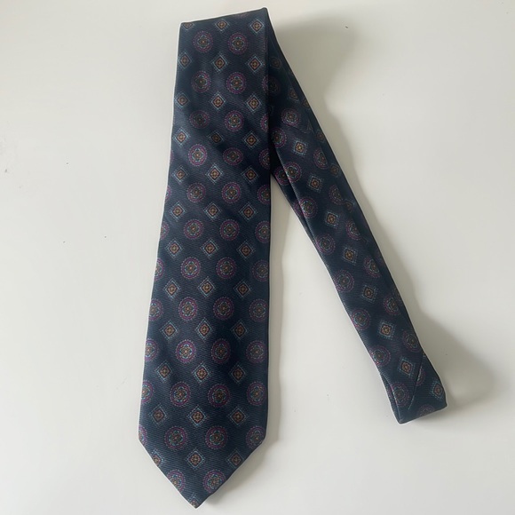 Handsewn Robert Talbott Nordstrom Finest Silk Navy Design Tie - Picture 2 of 7